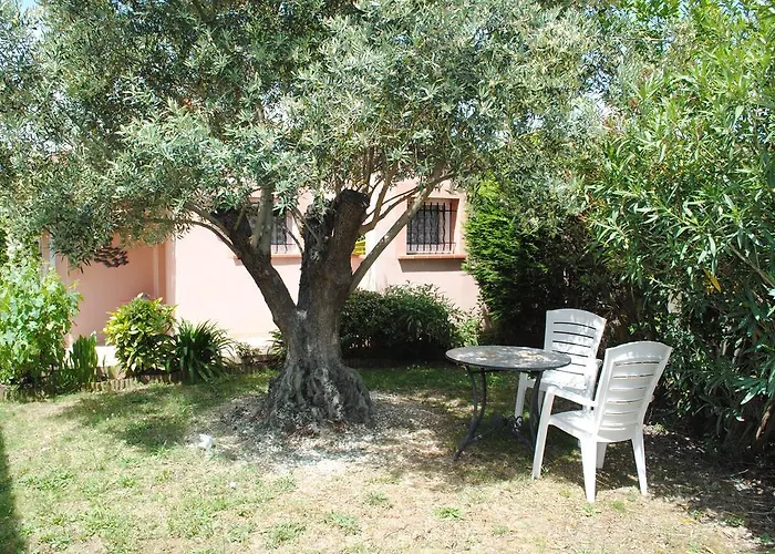 Les Cypres Florentins 꼴로미에